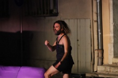 Danser dans mon petit salon 10 * 6240 x 4160 * (6.13MB)